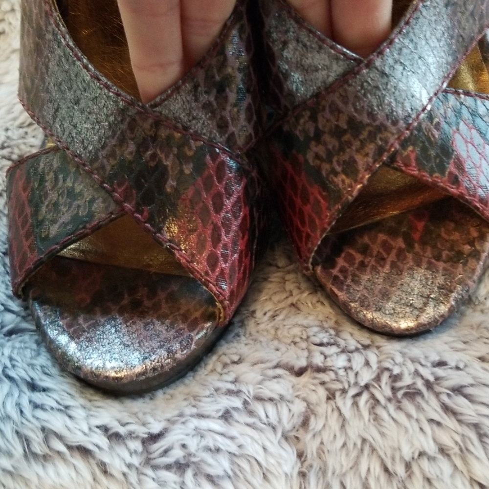 Heels - Picture 3 of 7
